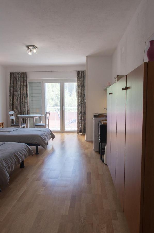 Milica Garden Apartman Prvic Sepurine Kültér fotó