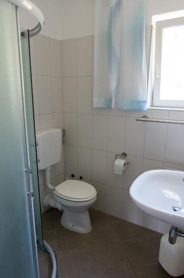 Milica Garden Apartman Prvic Sepurine Kültér fotó