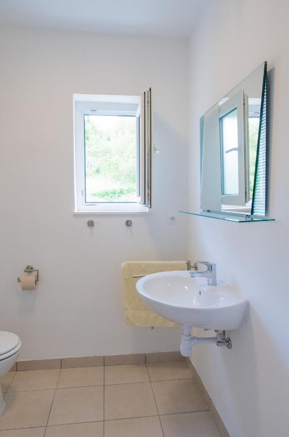 Milica Garden Apartman Prvic Sepurine Kültér fotó